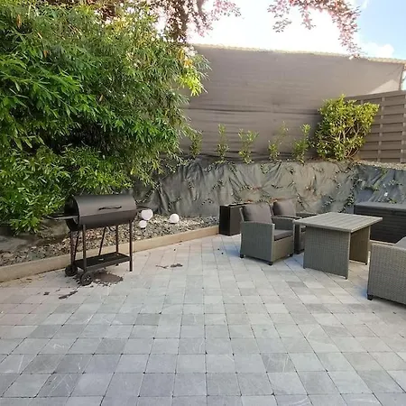 Holiday home Le Convivial 4 *